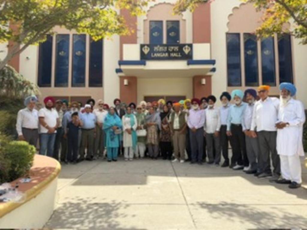 Heart specialist doctor arrives in America to educate members of senior citizen group about heart diseases
